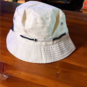 GAP Cream Bucket Hat with Black Accents